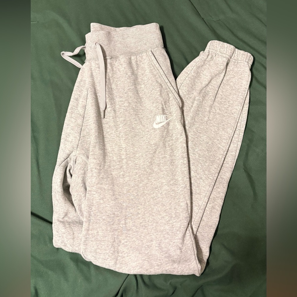Nike Light Heather Gray Jogger Sweatpants